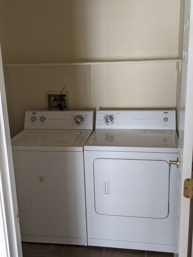 Laundry - 2371 E Stone Stable Dr