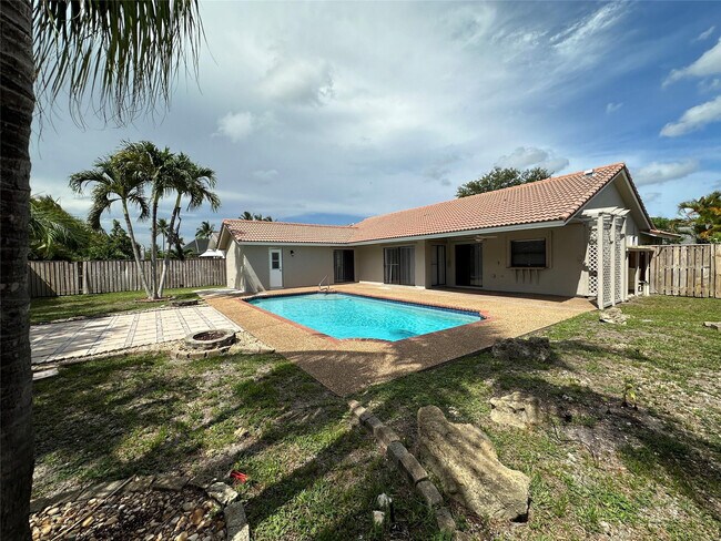 Building Photo - 364 NW 107th Terrace