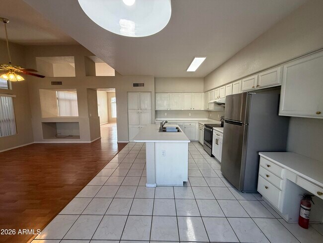 Building Photo - 1253 N Spire Ct