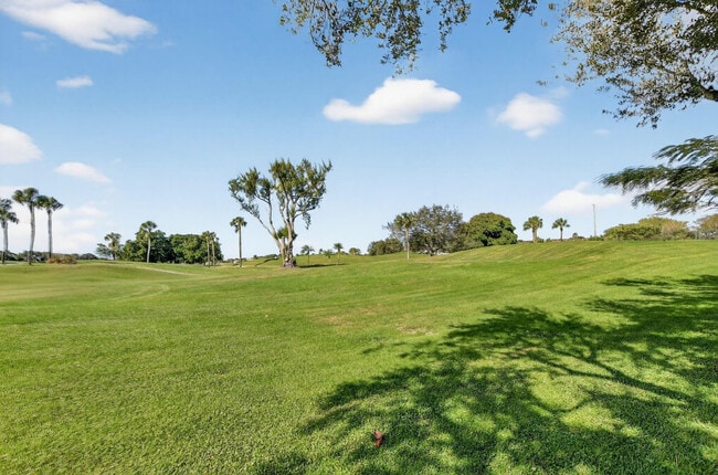 Building Photo - 661 Hollows Cir