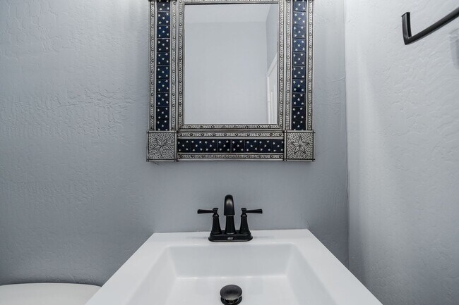 Building Photo - $3,500 For Lease Starting June 1, 2026 4 beds-2.5 Baths 2,421 Sq. Ft.  Amazing Gilbert 85298 Home...