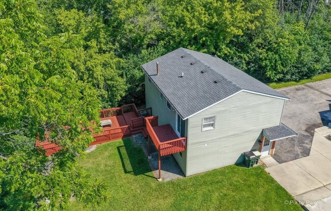 Building Photo - 544 N Hainesville Rd