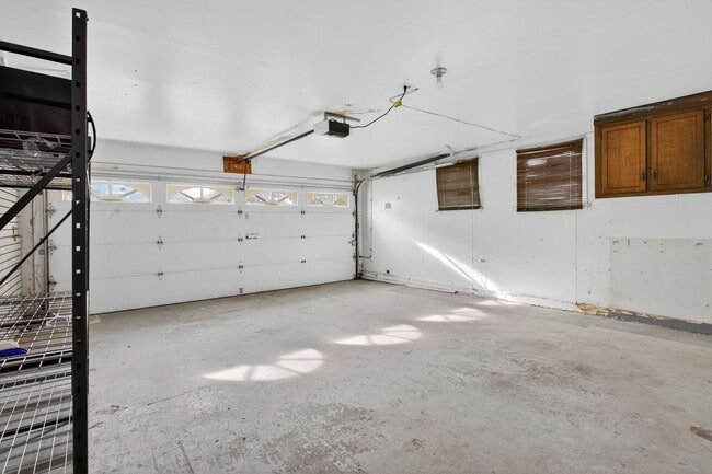 Building Photo - 352 Rahways Rd