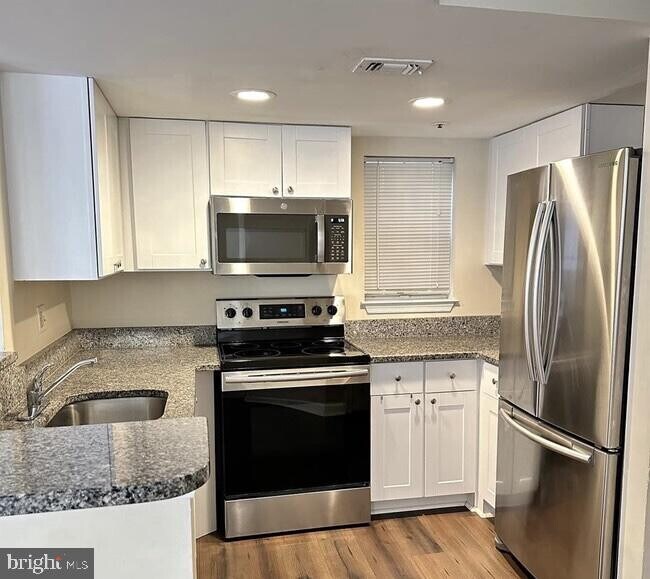 Building Photo - 15615 Easthaven Ct