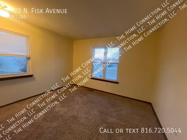 Building Photo - 6922 N Fisk Ave