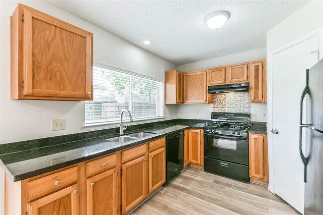 Building Photo - 9622 Oldenburg Ln