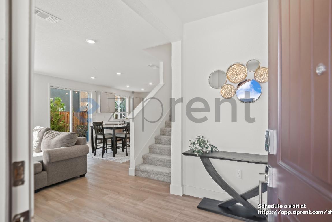 Building Photo - 1804 French Wy