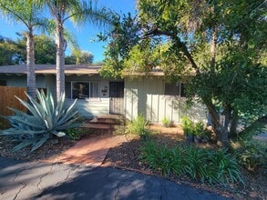 Building Photo - 330 Sky Vista Way