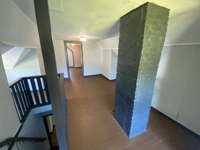 Building Photo - 428 Avenue E