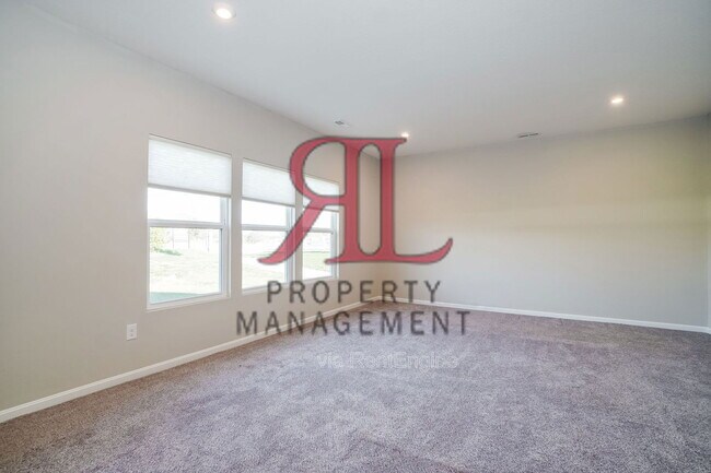 Building Photo - 992 Honeycomb Ln