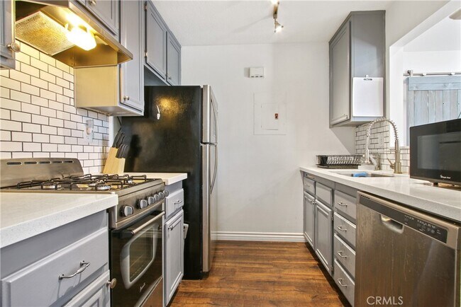 Building Photo - 18 Via Terrano