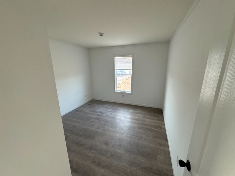 Building Photo - 362 Patriot Ln