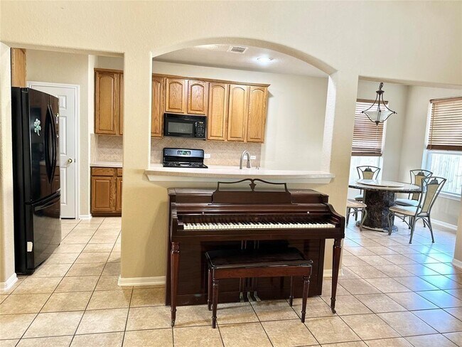Building Photo - 3723 Tumbling Falls Dr