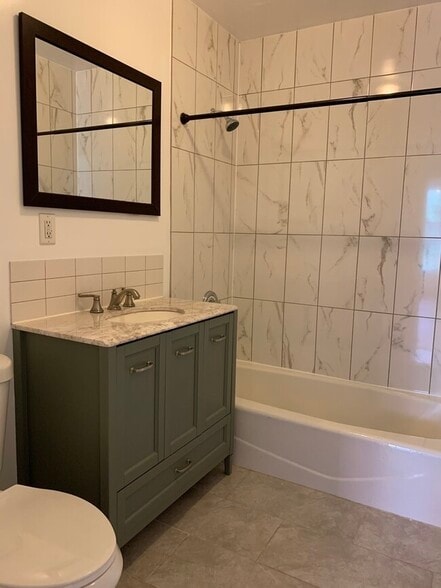 Building Photo - 870 Prospect Pl