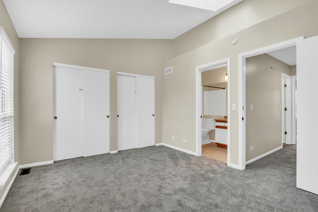 Building Photo - 1625 Woodcrest Cir