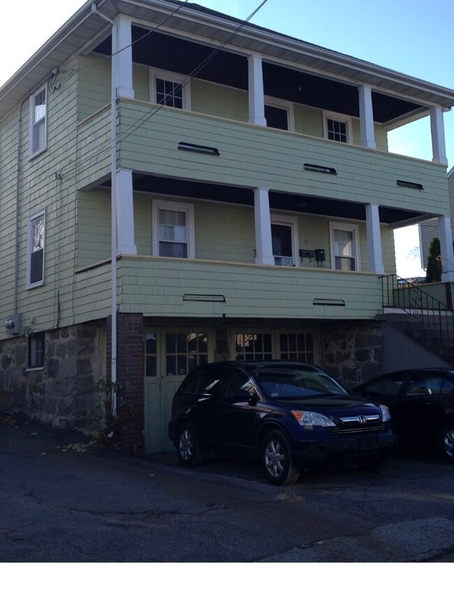 Building Photo - 17 Claremont Ave