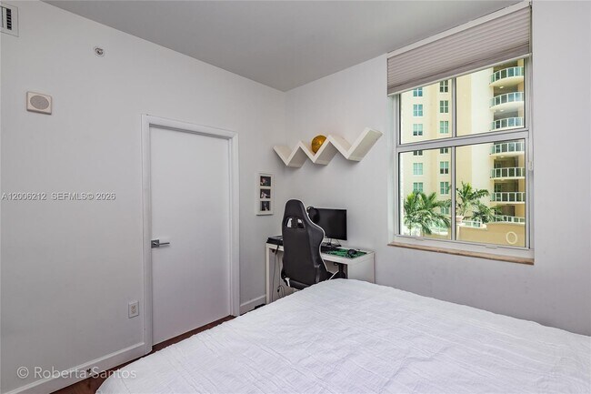 Building Photo - 3340 NE 190th St