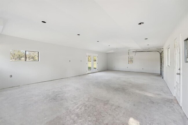 Building Photo - 1739 Starwood Dr