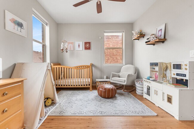 Building Photo - Modern 2-Bed, 2.5-Bath Corner Unit in Arva...