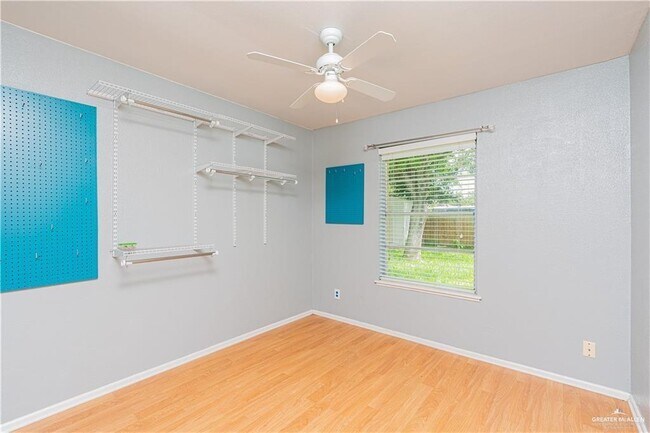 Building Photo - 517 Upas Ave
