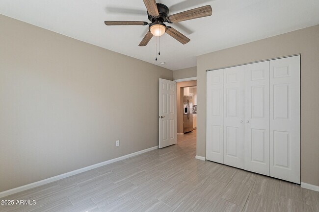 Building Photo - 1274 E Hermosa Dr