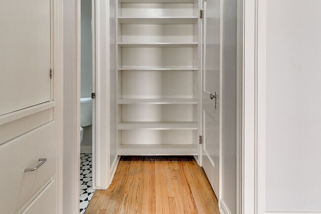 Building Photo - 3713 N Lee Ave