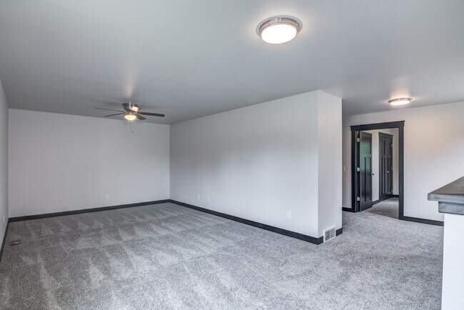 Building Photo - 1652 Hong St