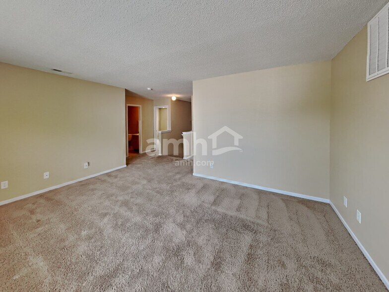 Building Photo - 6804 Woodland Heights Dr