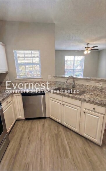 Building Photo - 2429 Brianna Dr