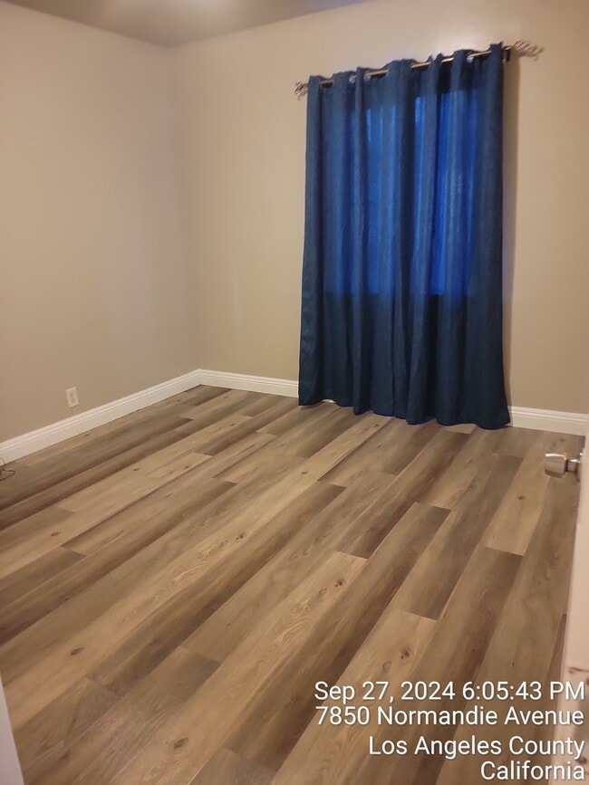 Building Photo - 7823 S Normandie Ave