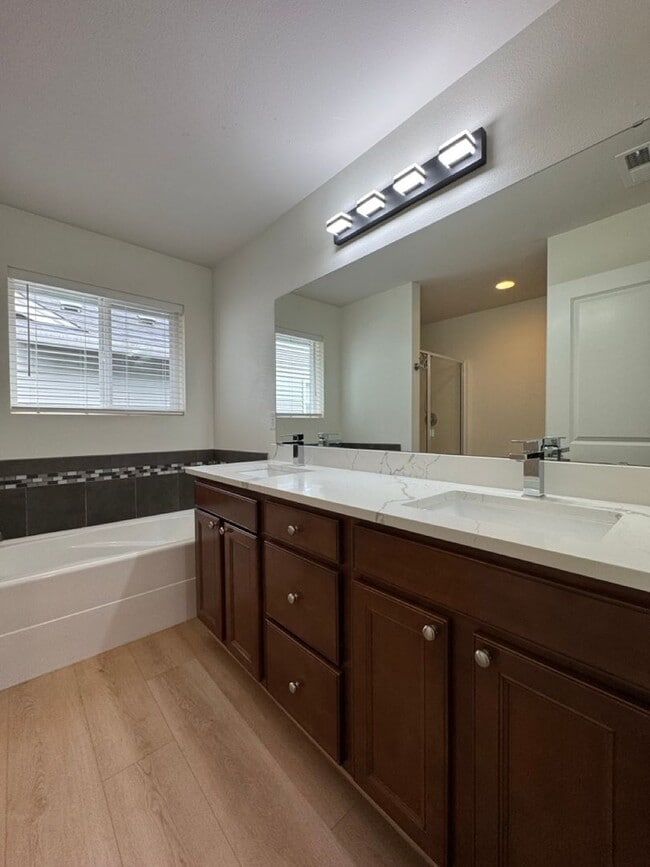 Building Photo - Spacious 3BD/2.5BTH Home w/ Modern Upgrade...