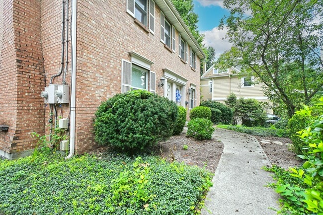 Building Photo - 231 Springfield Pike