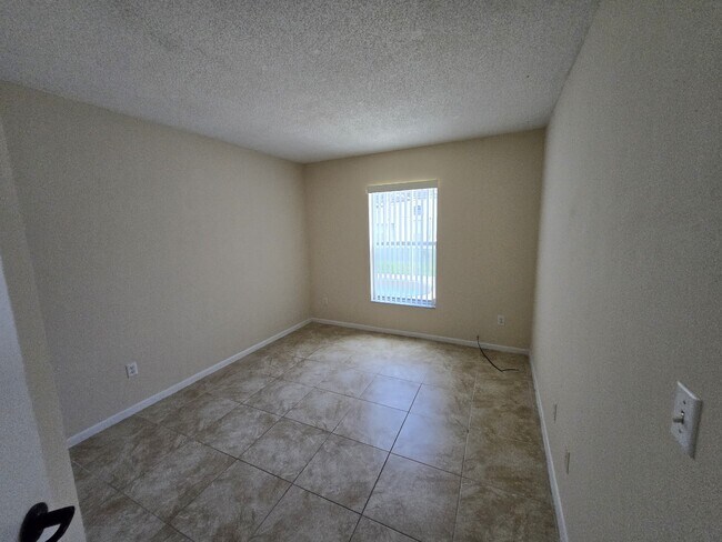 Building Photo - 128 Strait Dr