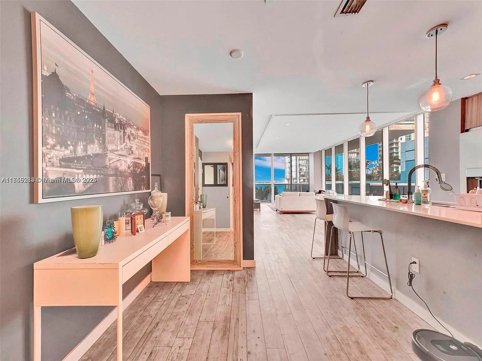 Building Photo - 600 NE 27th St