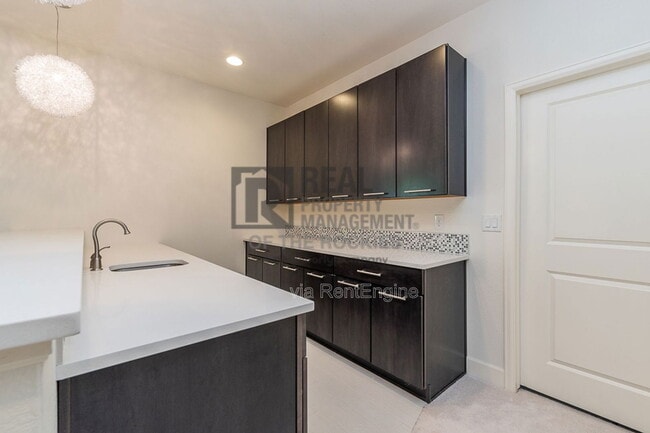 Building Photo - 5720 Big Canyon Dr