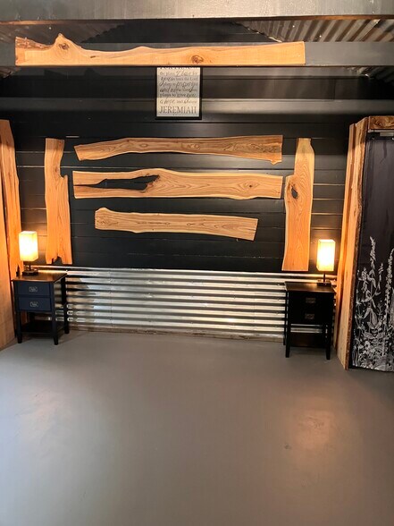 Building Photo - 602 3rd St