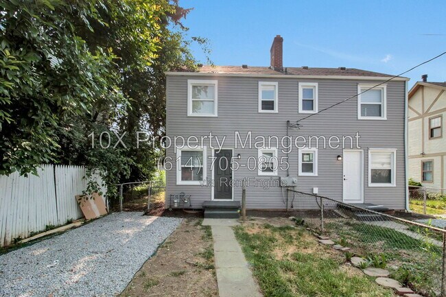 Building Photo - 1047 S James Rd