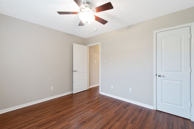 Building Photo - 16225 Summerset Estates Blvd