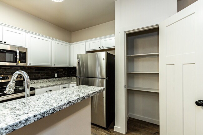 Building Photo - Modern Two Bedroom Townhome In Cooper!