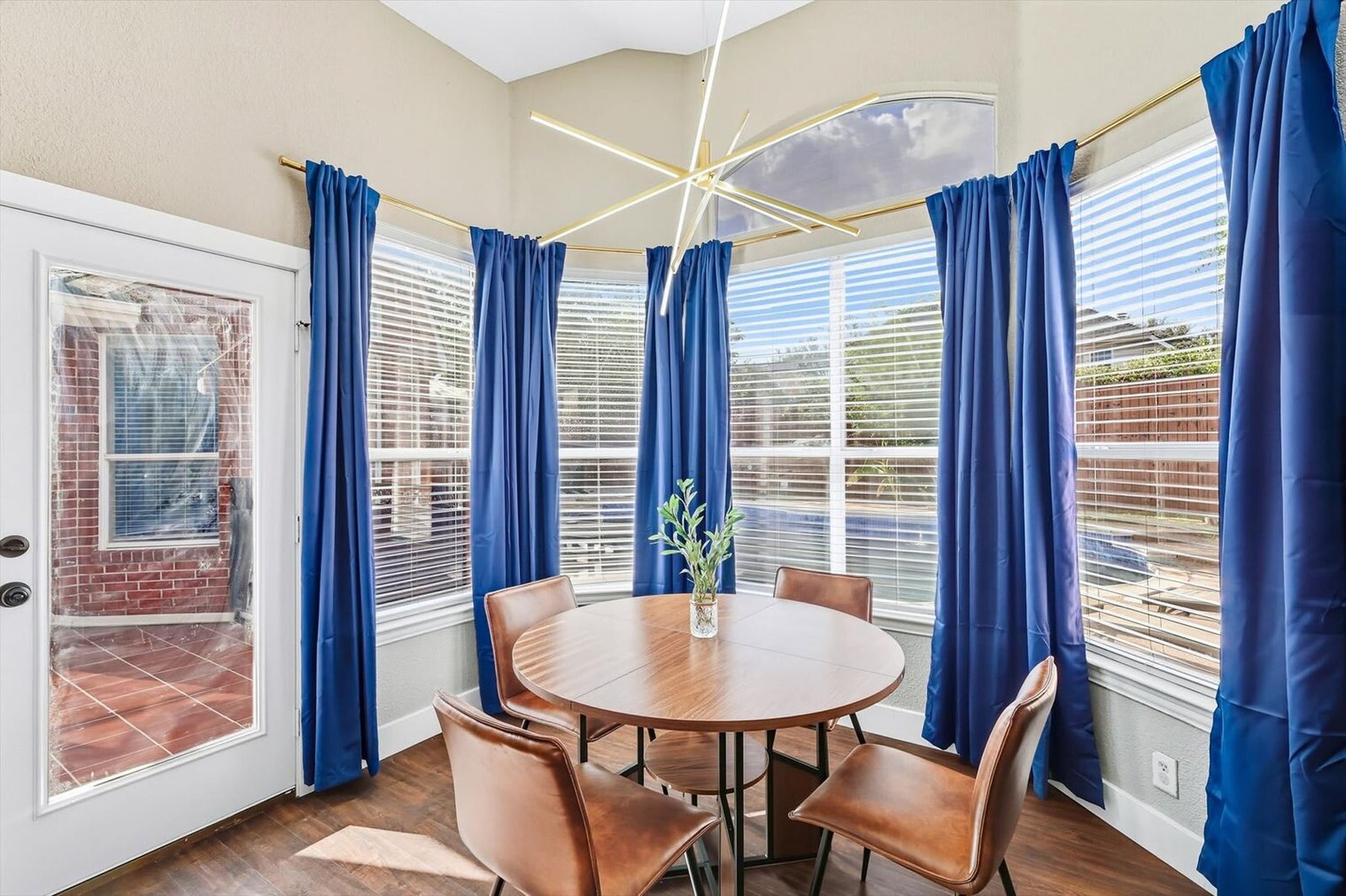 Building Photo - 5709 Courtney Cir