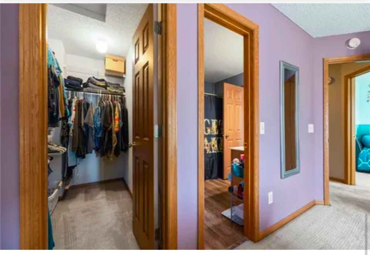 Building Photo - 7382 Timber Crest Dr S