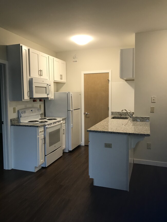 Kitchen - Franklin Apartments