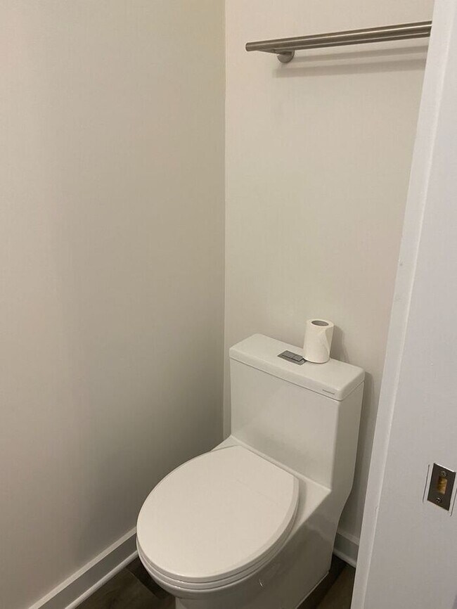 Building Photo - COMING SOON! 4 Bedroom Home. Poplar Masonboro Loop Location, Top schools! Garage