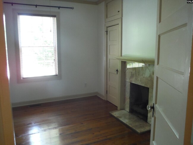 Building Photo - 2331 Gadsden St