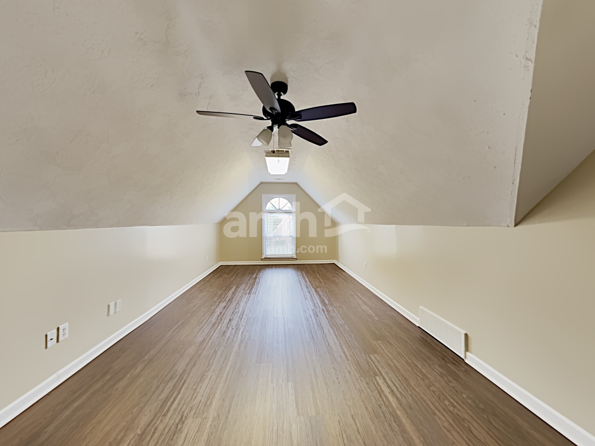 Building Photo - 6857 Briarfield Ln