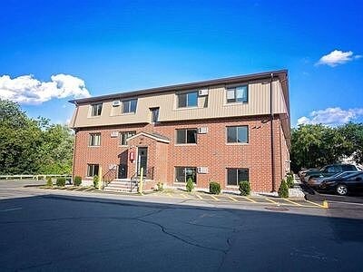Building Photo - 65 Log St