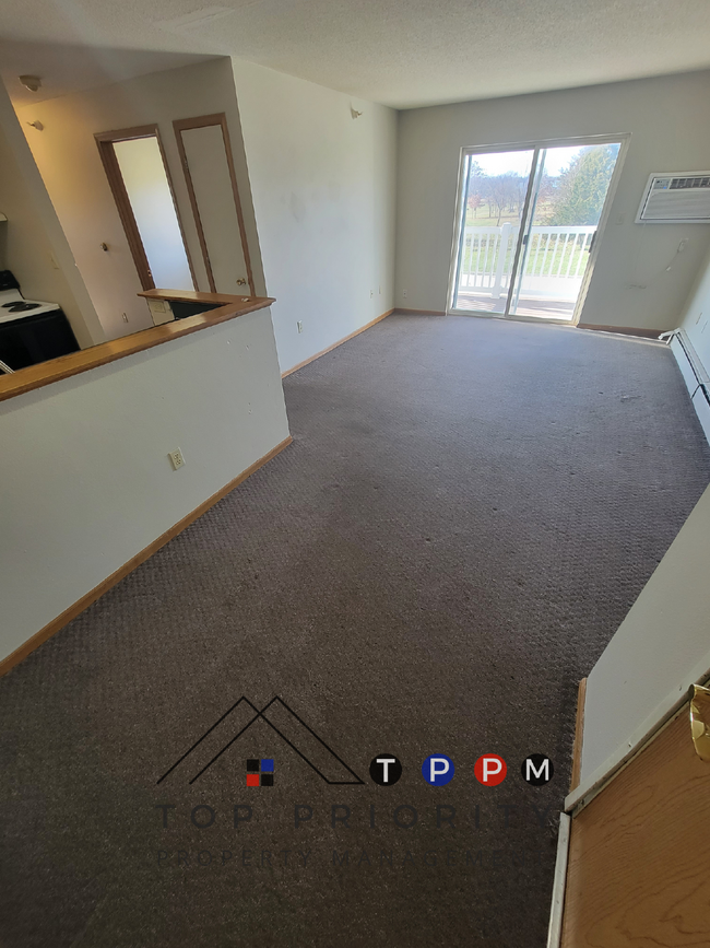 Primary Photo - ** WINTER MOVE IN SPECIAL ** 2 Bedroom | 1...