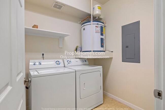 Building Photo - Wonderful Three Bedroom Condo at The Summe...