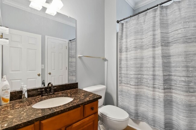 Building Photo - Beautiful Home just minutes from Mountain Island lake