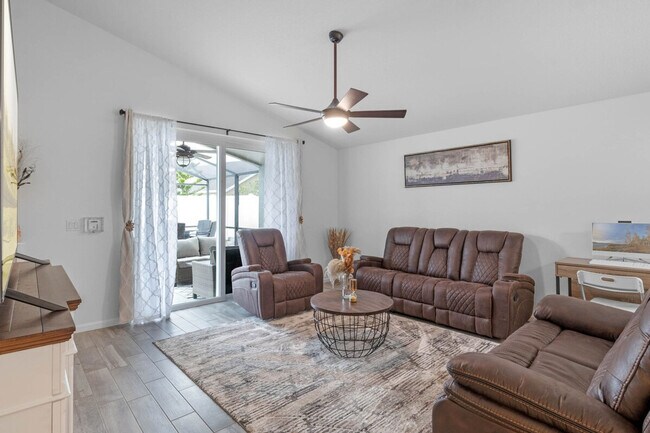 Building Photo - 15730 Bay Vista Dr